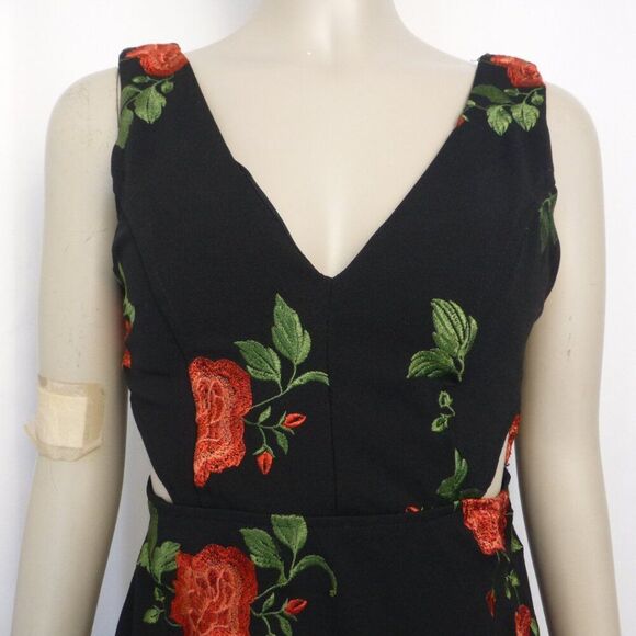 Emerald Sundae Embroidered Rose Floral Dress - Picture 7 of 13
